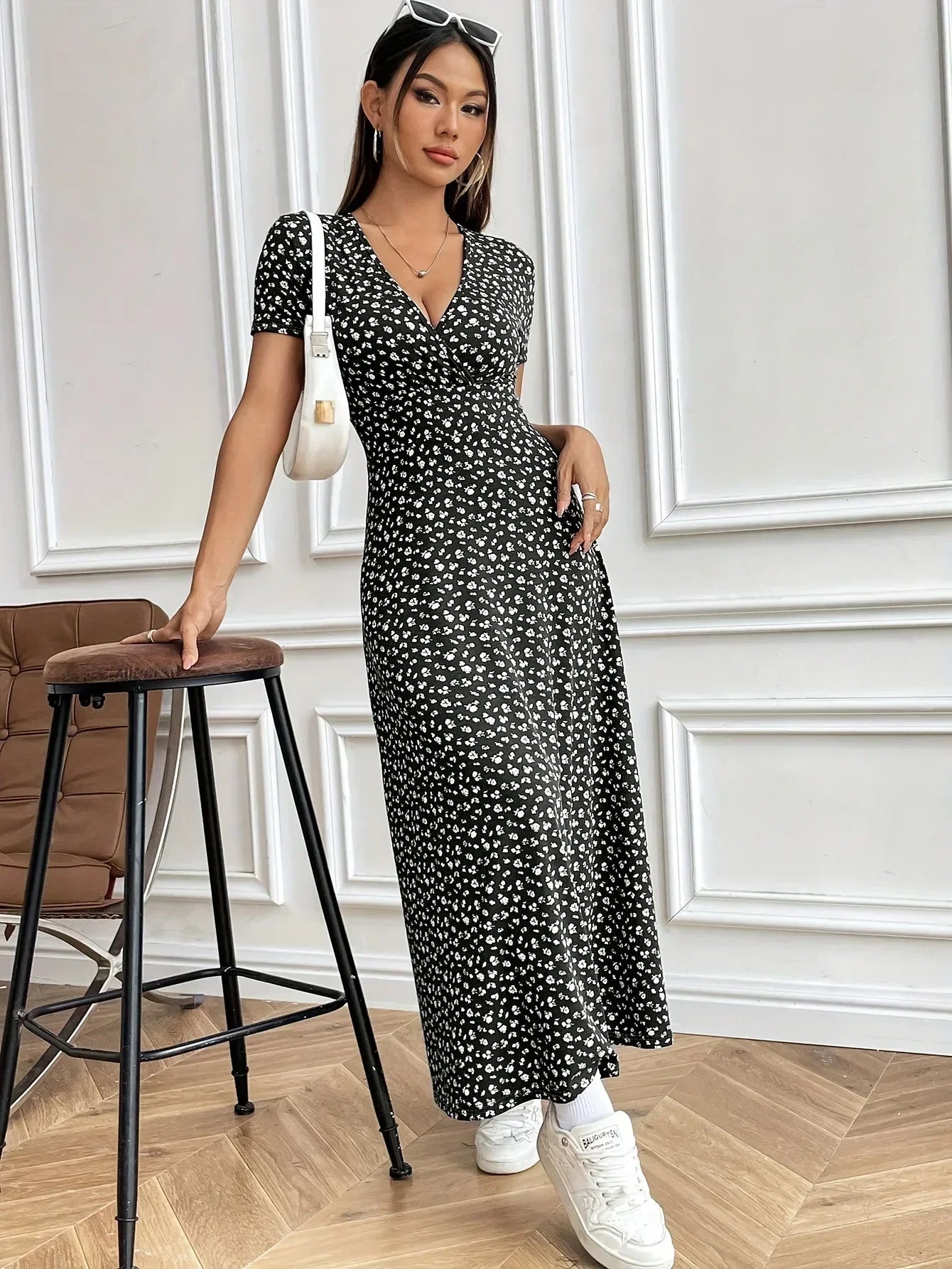Floral V-Neck Short Sleeve Commuter Style Dress